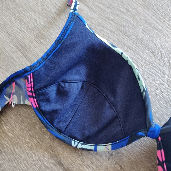 Ardene Swim Floral Pattern Bikini Set, Top XL and Bottom L - Picture 7 of 14